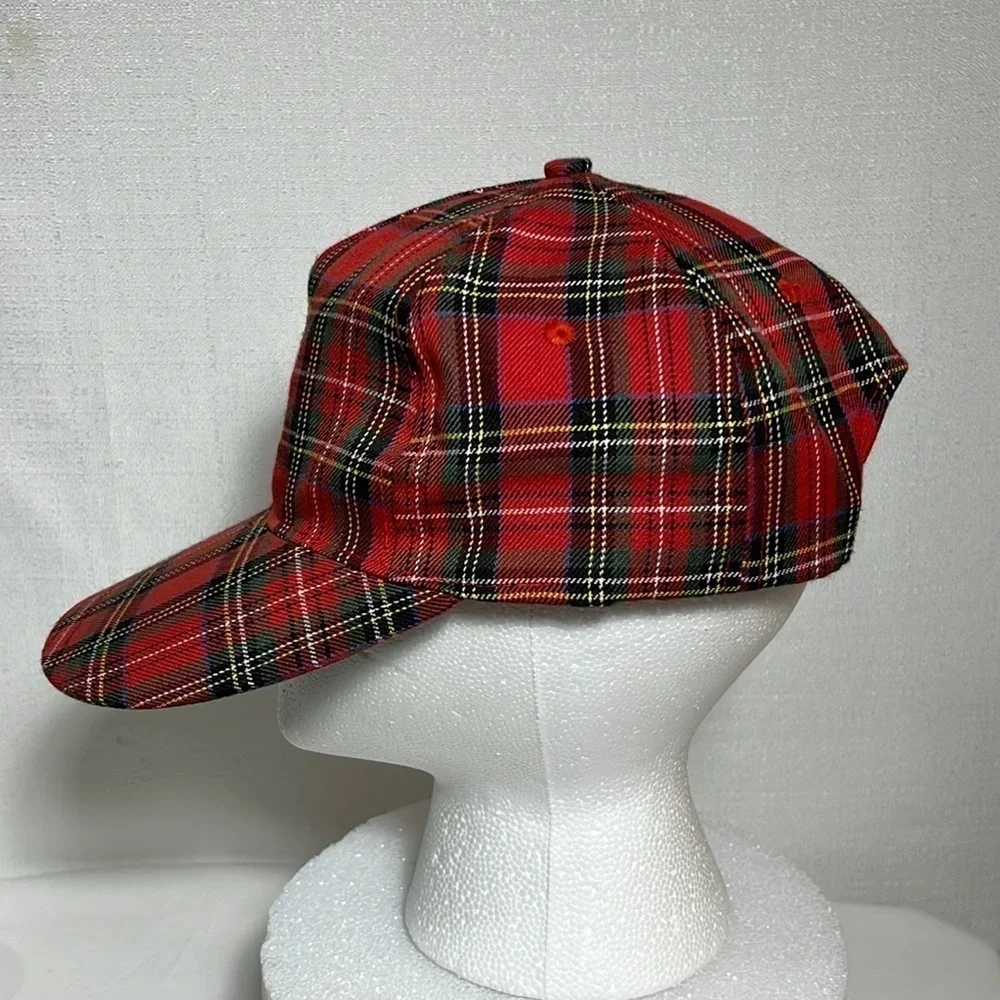 𝅺st Andrews old course hat, from Scotland, in good condition.